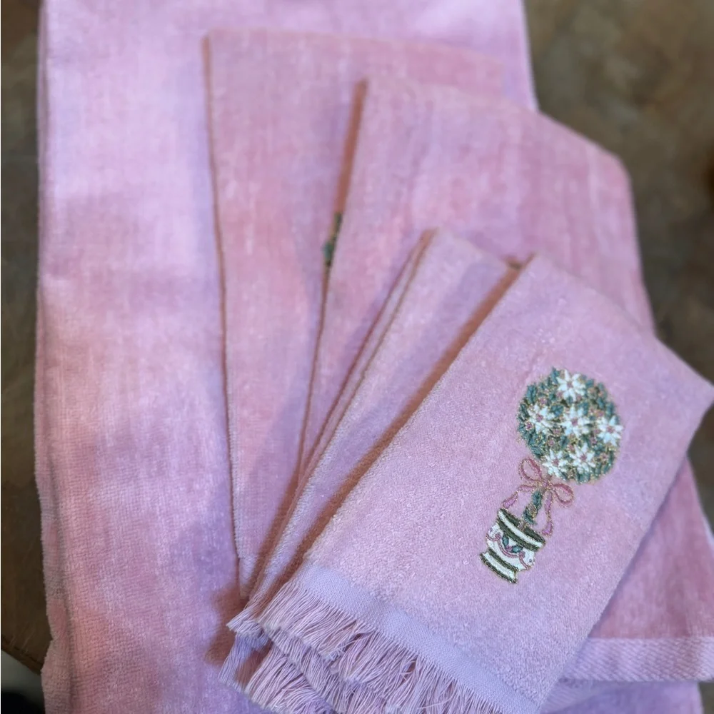 Vintage Pink Embroidered Topiary Towel Set Bath Towels Hand Towels Wash Cloths